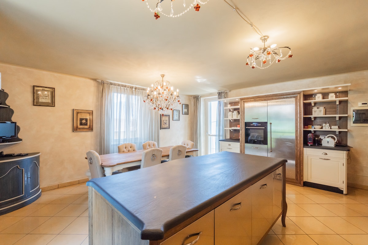 Villa Luxury — Full kitchen
